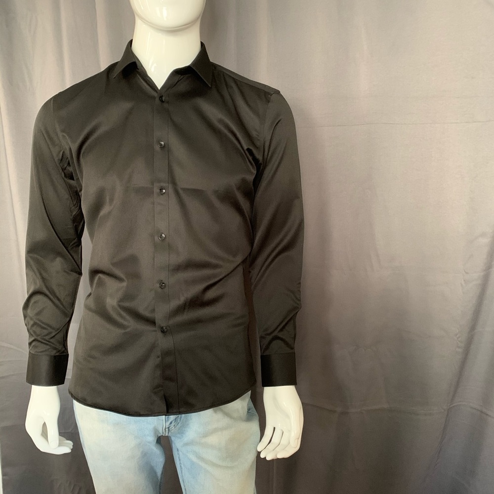 Gentleman Apparels Slim-Fit Button-Up Dress Shirt